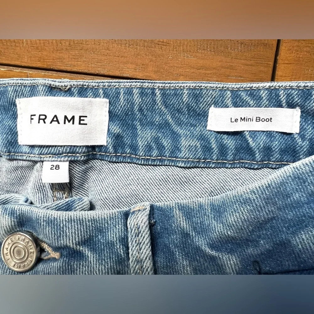 Frame Le Mini Boot in Kerwin Wash Mid Rise Light Wash NWOT Size 28 - Picture 11 of 16
